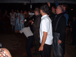 DSCF0011_2a.jpg (15749 bytes)